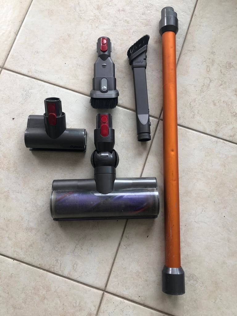 Dyson V8, onderdelen, Elektronische apparatuur, Ophalen of Verzenden, Zo goed als nieuw, Dyson