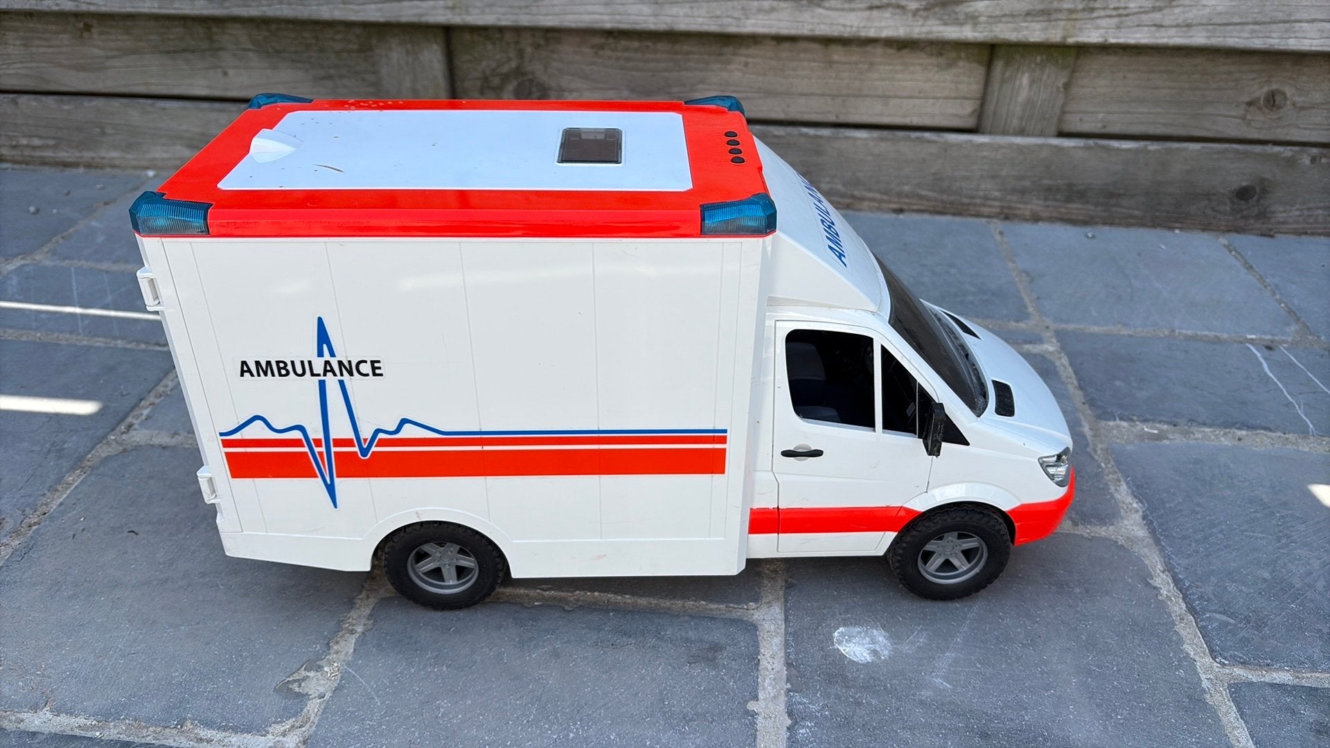 Bruder ziekenwagen, Ophalen, Gebruikt