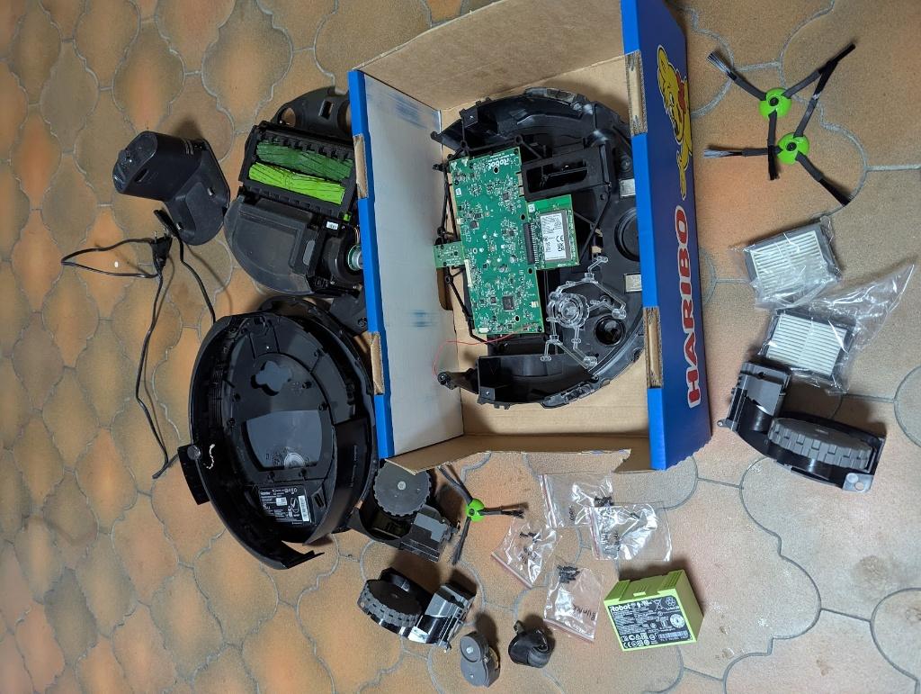 roomba i1 type RVD-Y1 voor onderdelen, Réservoir, Ne fonctionne pas, Aspirateur robot, IRobot