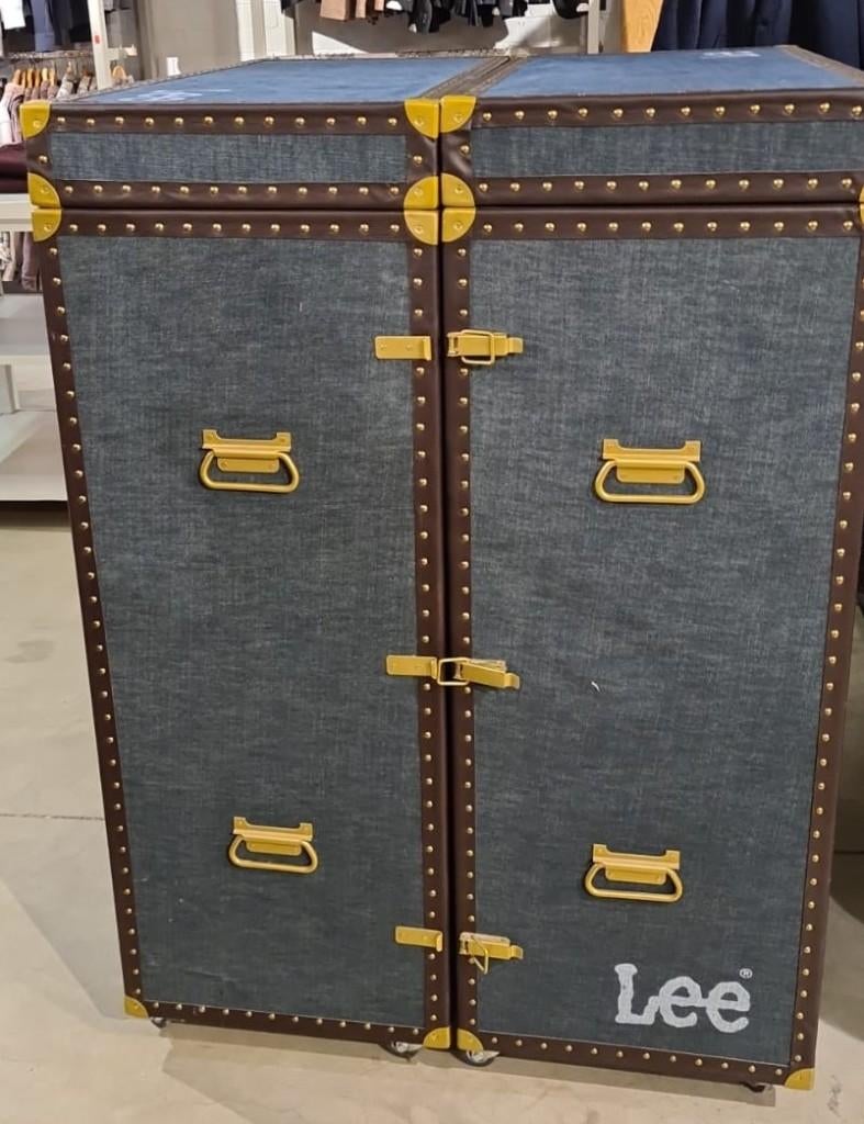 Présentoir de magasin en bois Lee Jeans., Enlèvement, Utilisé, Panneau publicitaire