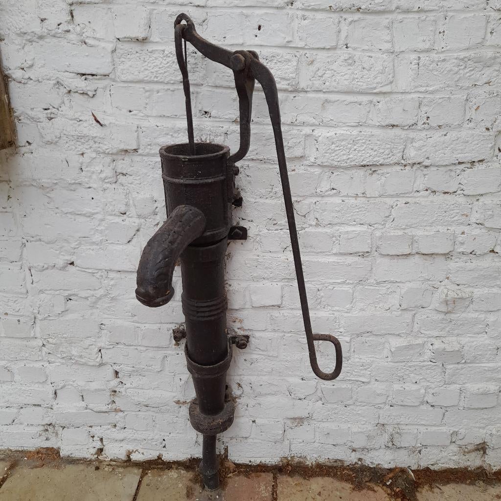 antieke waterpomp, Ophalen, Gebruikt