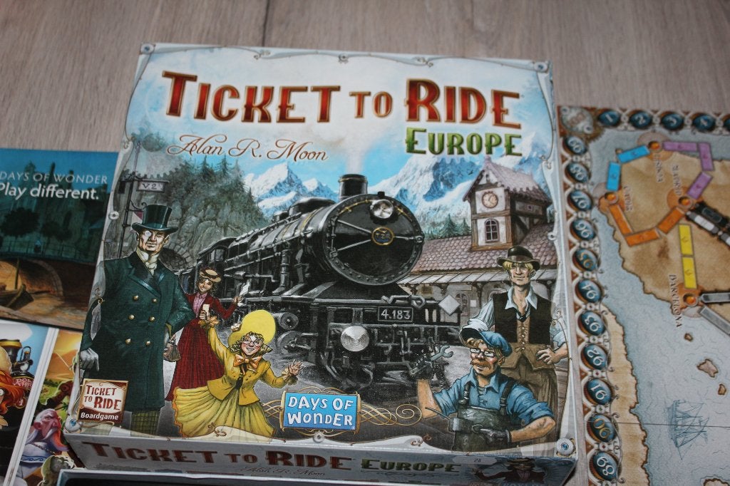 Ticket to Ride Europa, Vijf spelers of meer, Ophalen of Verzenden, Zo goed als nieuw, Days of Wonder