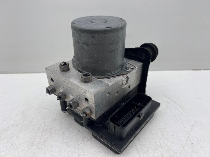 Pompe ABS d'un Audi A4, Autos : Pièces & Accessoires, Électronique & Câbles, Audi, Utilisé, 3 mois de garantie, Enlèvement ou Envoi