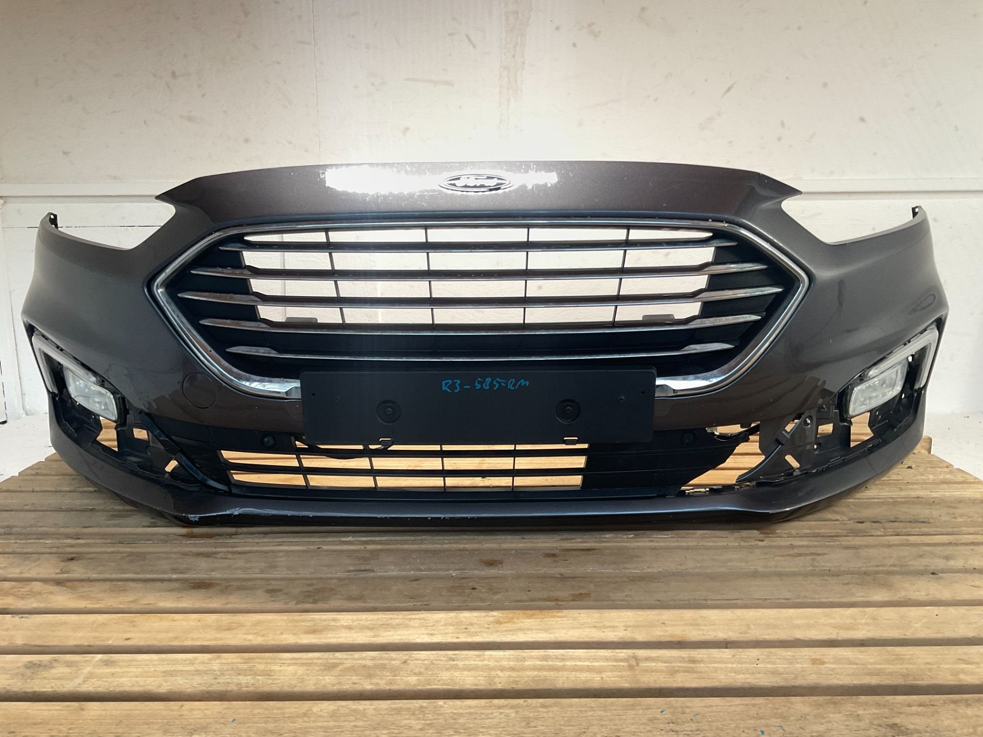 Pare-chocs avant LED Ford Mondeo MK5 JS7B-8200 R3-585-RM, Autos : Pièces & Accessoires, Pare-chocs, Info@ford.com, Ford Motor Company