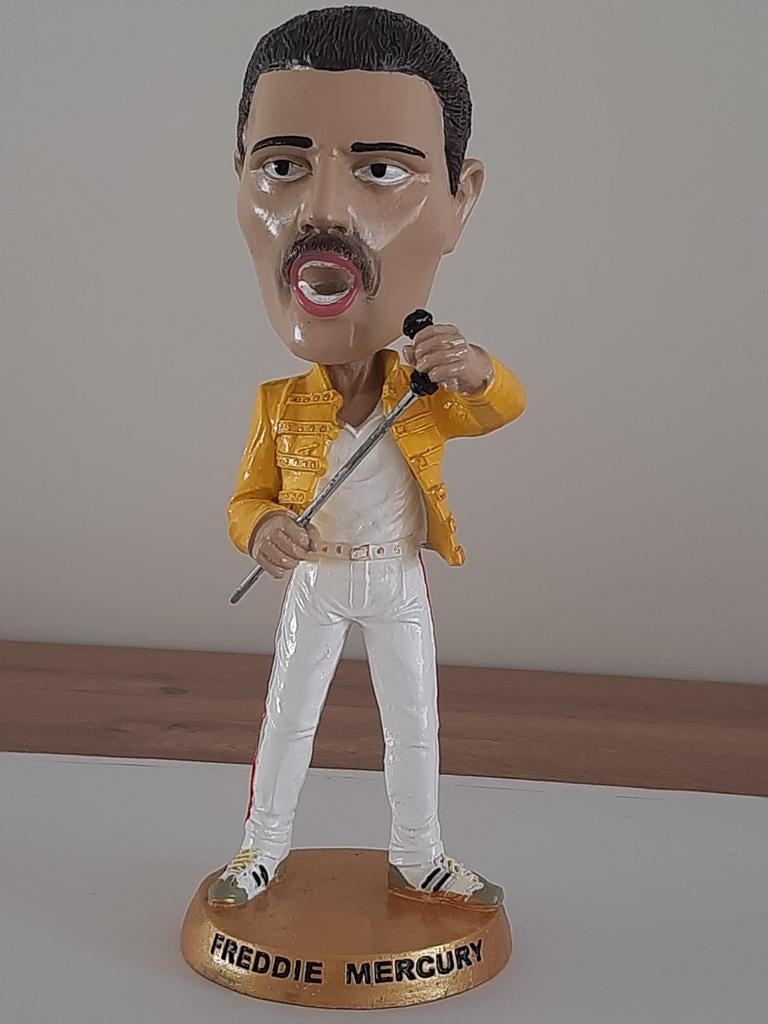 Statuette FREDDIE MERCURY tête oscillante  hauteur 18 cm, Enlèvement ou Envoi