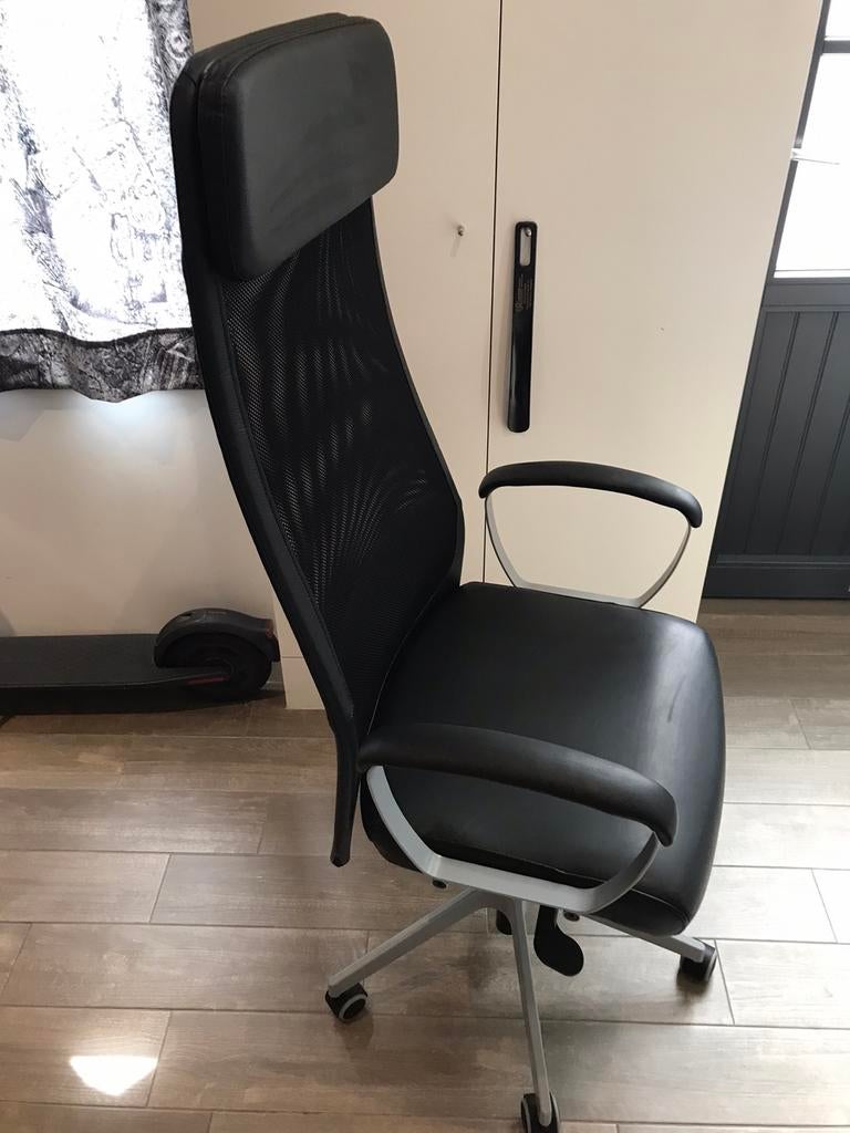 BUREAUSTOEL İN GOEDE STAAT !!, Maison & Meubles, Chaises de bureau, Enlèvement ou Envoi, Chaise de bureau de gaming, Comme neuf