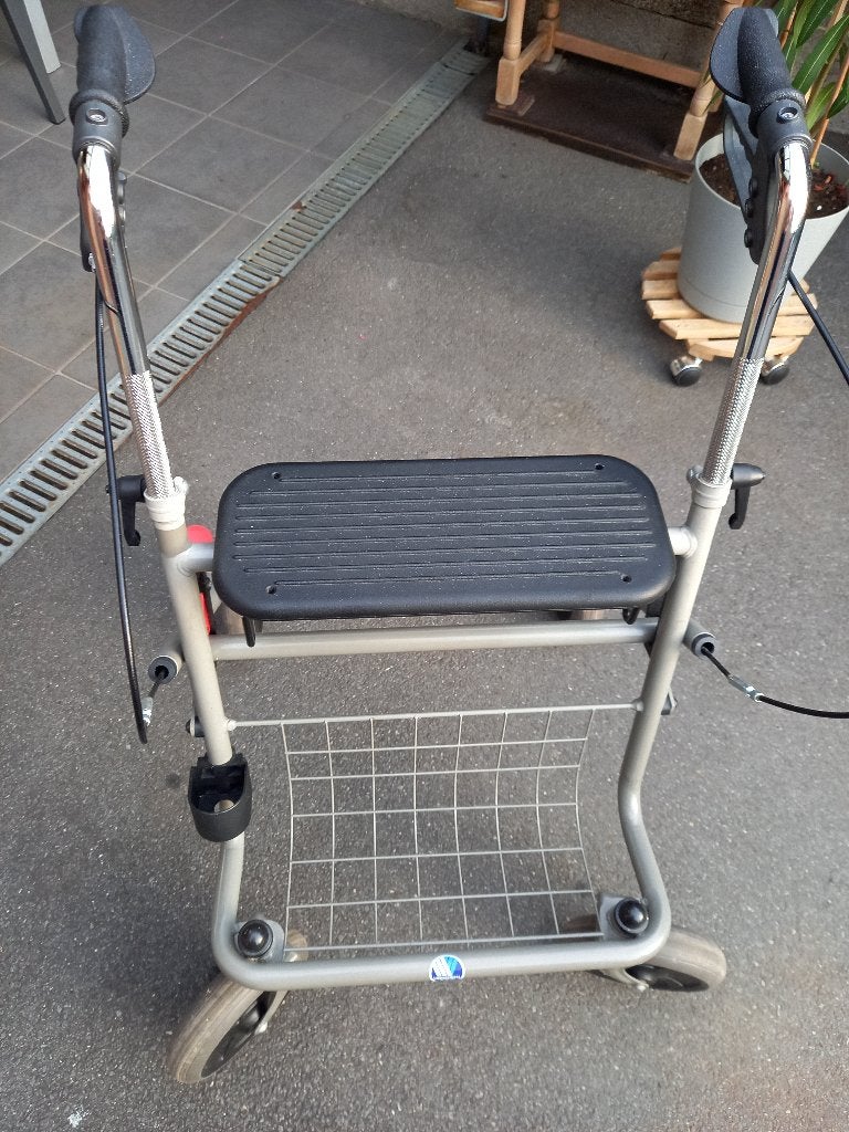 Rollator van Vermeiren zo goed als nieuw, Divers, Déambulateurs, Enlèvement