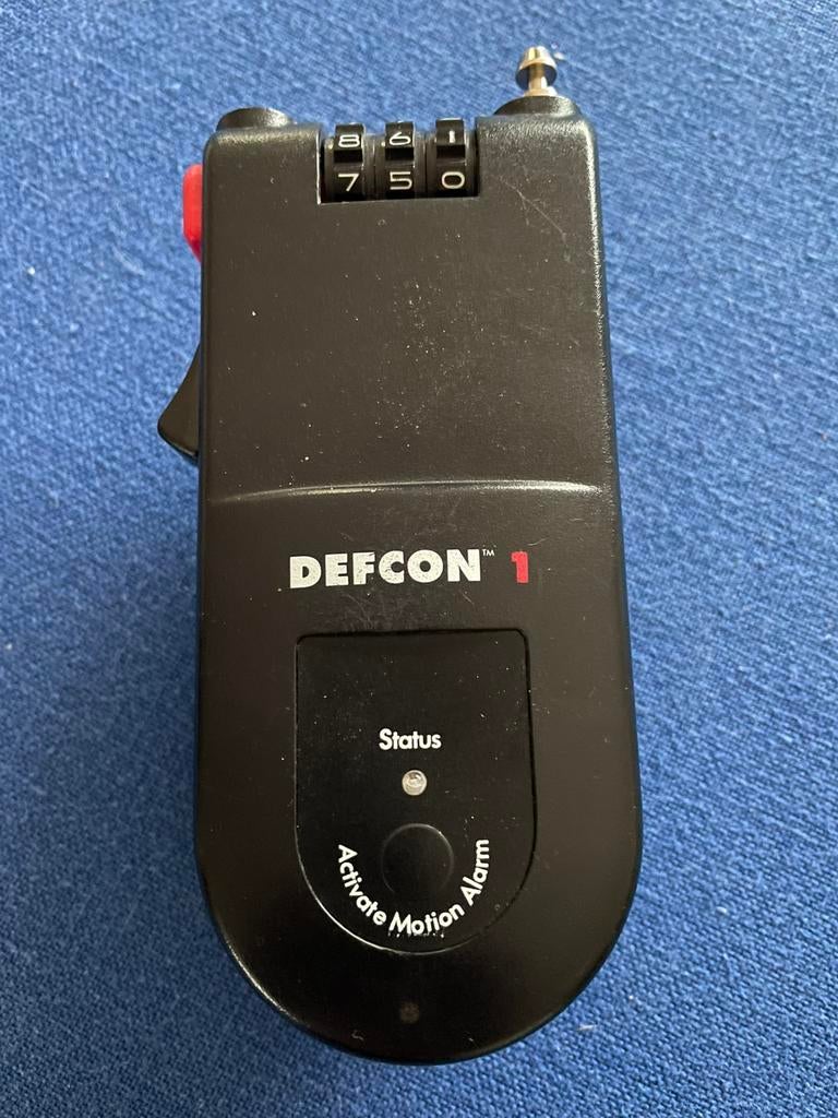 Slot en alarm “targus defcon1” voor labtoptas,golftas, fiets, Computers en Software, Laptoptassen, Zo goed als nieuw, Ophalen of Verzenden