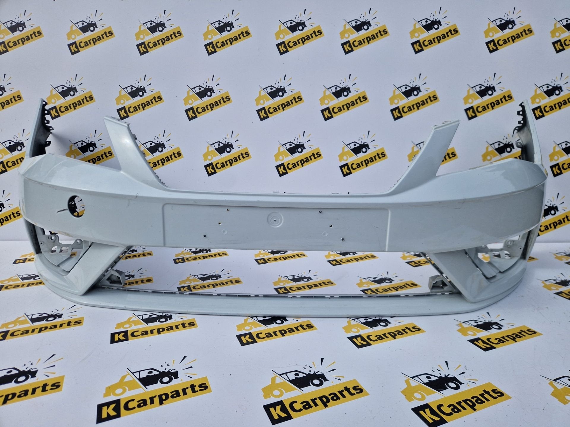 Voorbumper Seat Leon II Facelift Bumper 17-22 5f0807221R, Auto-onderdelen, Gebruikt, Voor, Autovia A-2, Km 585 585
08760  Martorell, ES