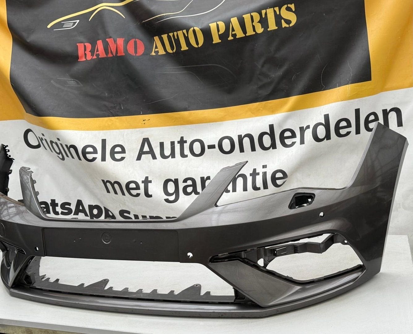 SEAT LEON III CUPRA LIFT 17-20 ORGINEEL VOORBUMPER 5F0807221, Auto-onderdelen, Gebruikt, -, Voor, -