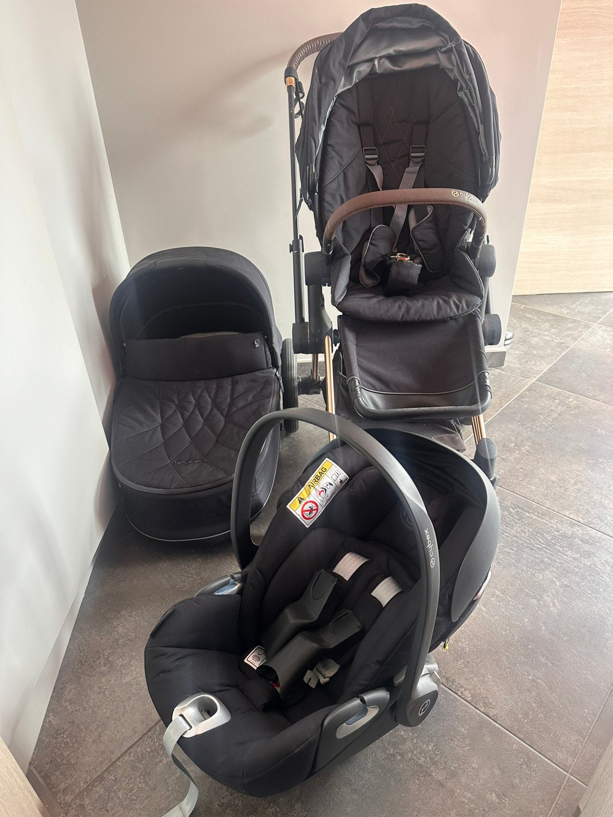 Cybex Priam Platinum Rose Gold –Ensemble complet – État neuf, Enfants & Bébés, Poussettes & Combinaisons, Comme neuf, Poussette