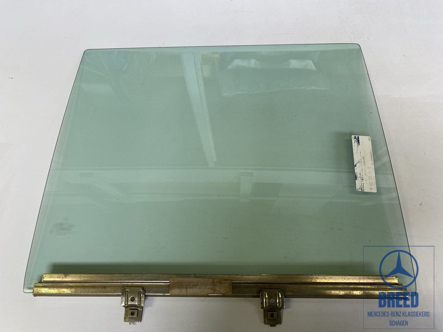NOS zijruit rechtsachter voor Mercedes-Benz W123 T-model / L, Neuf, -, Enlèvement, -