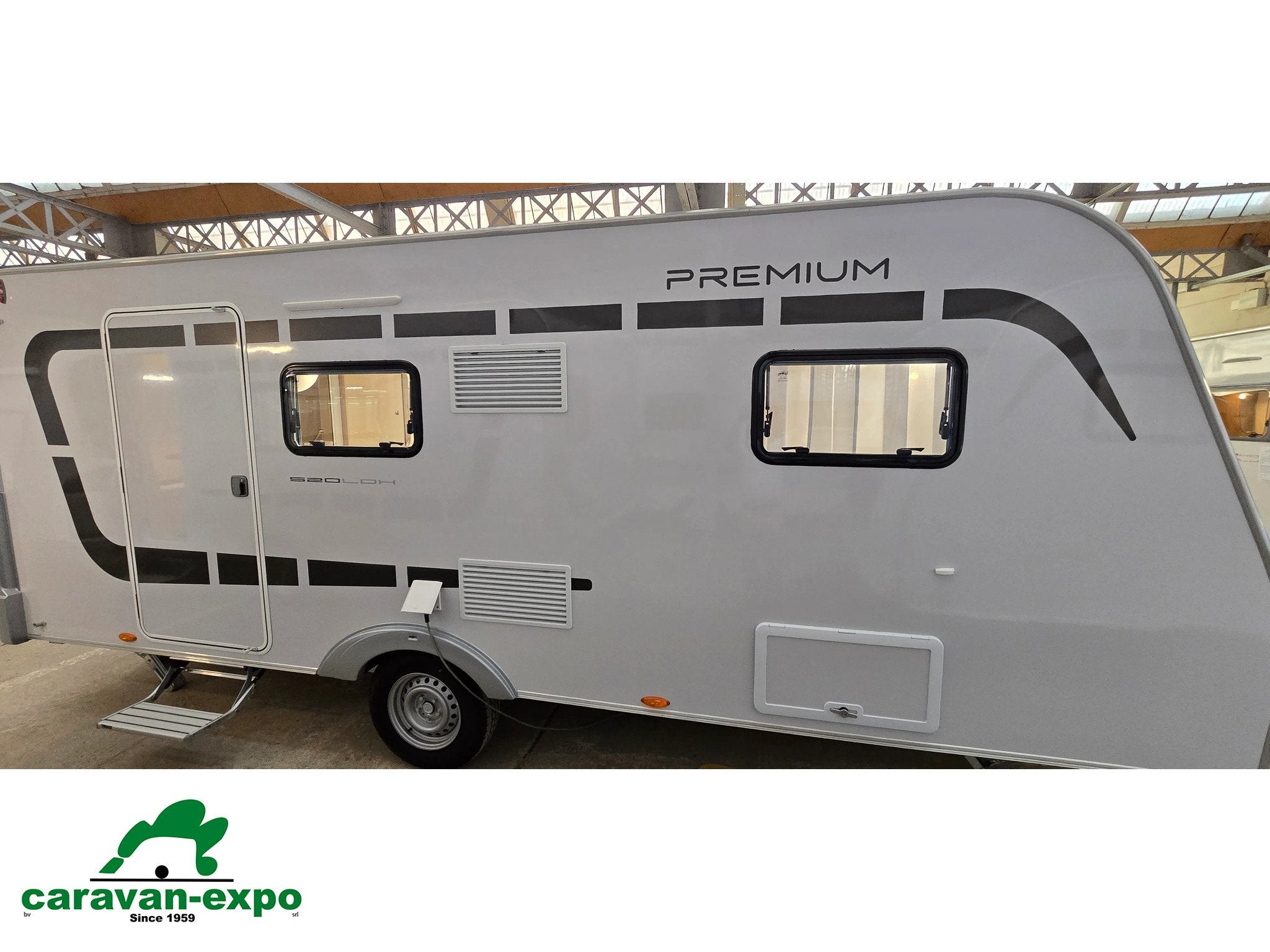 ACROSS PREMIUM 520 CDH, Caravanes & Camping, Caravanes, Entreprise, jusqu'à 4, 1000 - 1250 kg, Autres marques, 5 à 6 mètres