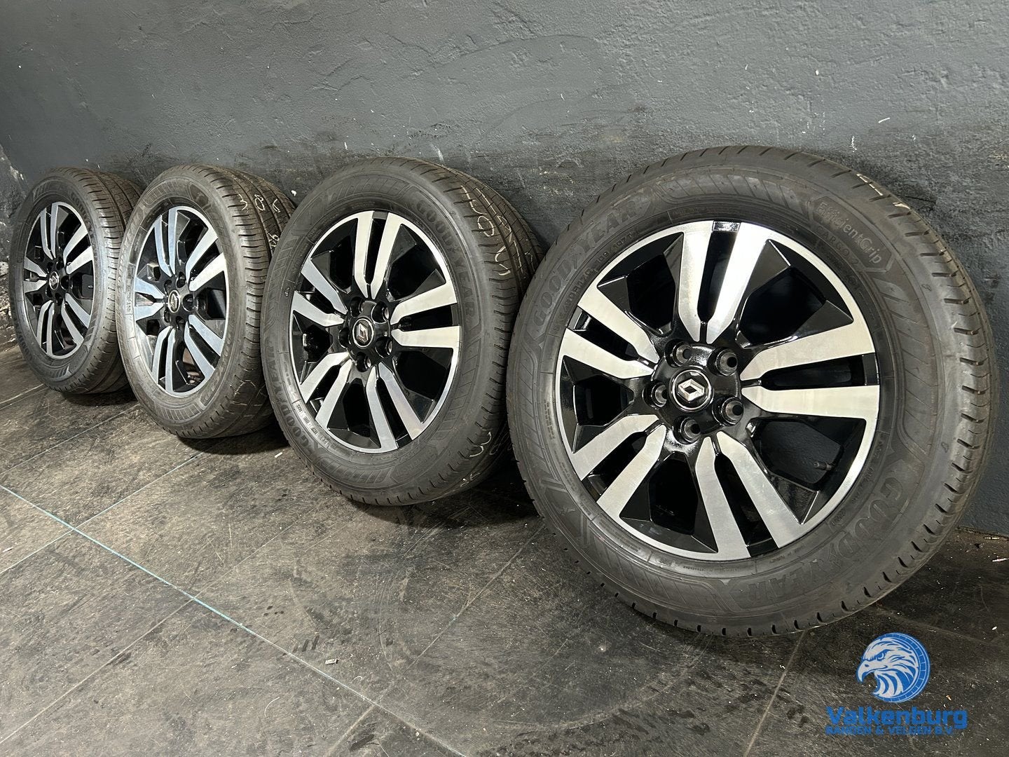 8-9mm! Originele Renault Trafic Facelift 17 inch zwarte velg, Auto-onderdelen, -, -, Banden en Velgen, 17 inch