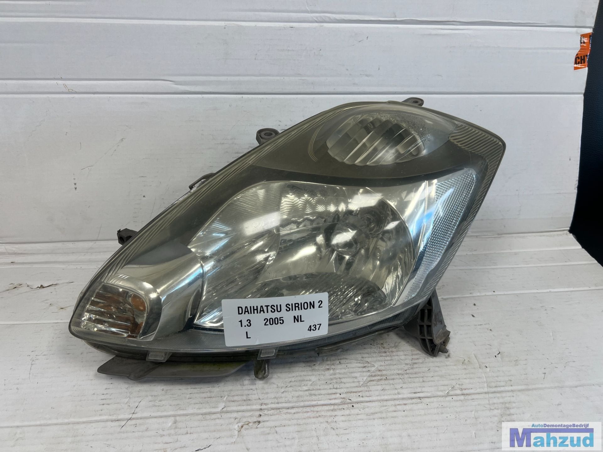 DAIHATSU SIRION 2 links koplamp 2005-2012, Ikeda-shi 1-1
563-8651  Osaka, Gebruikt, Daihatsu, Info@daihatsu.co.jp