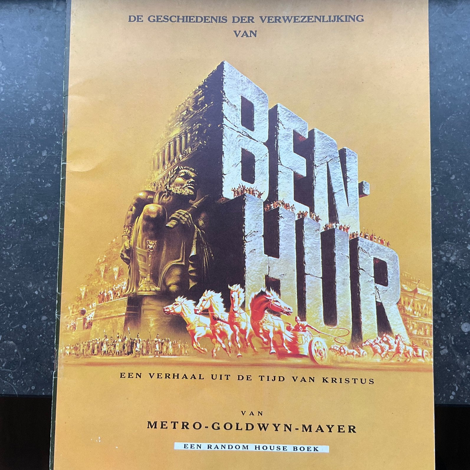 Boek met de geschiedenis van Ben Hur - 1961, Verzenden, Zo goed als nieuw