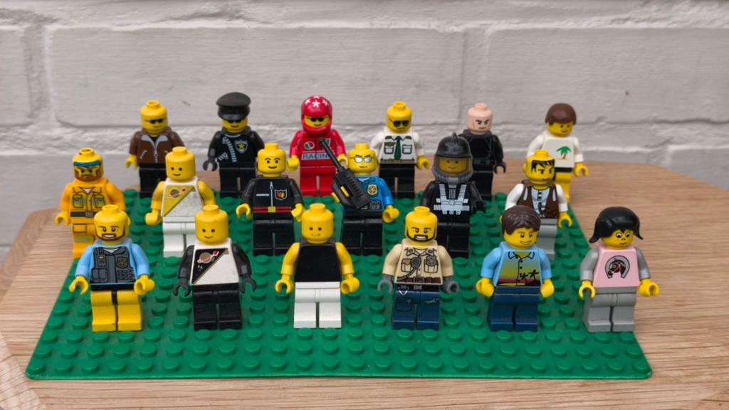 18 lego figuren samen, Enlèvement, Lego