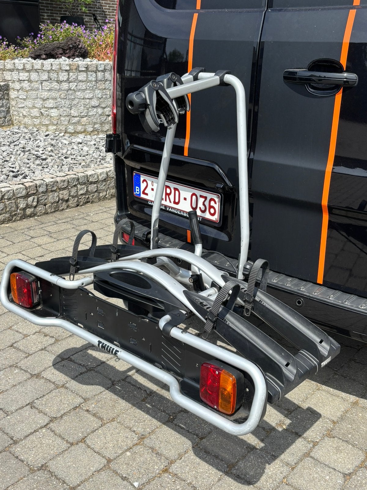 Thule fietsendrager (kantelbaar), Auto diversen, Fietsendragers, Ophalen, 2 fietsen, Zo goed als nieuw