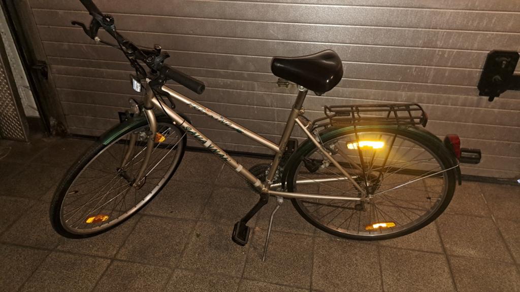 Damesfiets fiets in ok staat, Ophalen