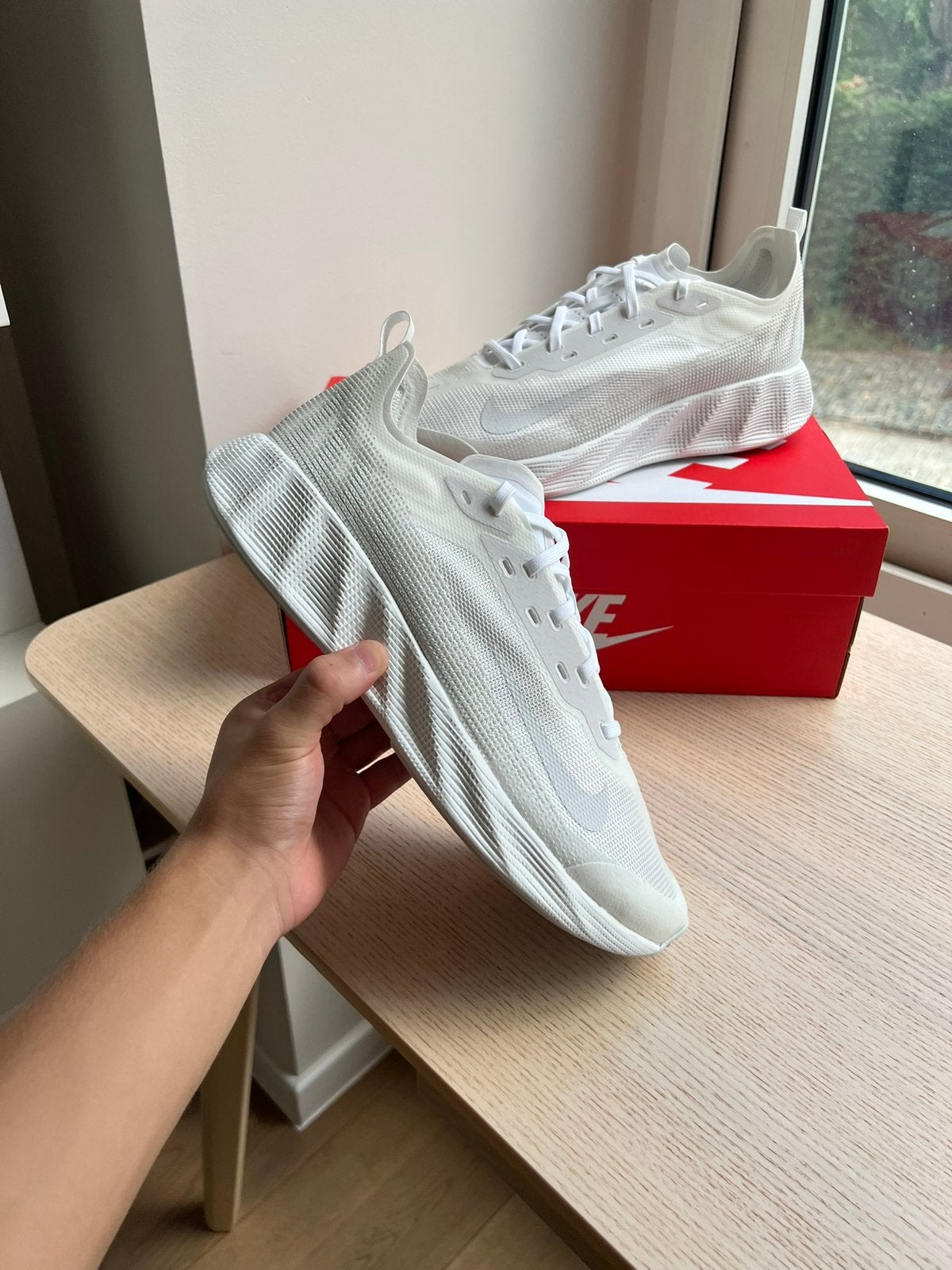 Nike ava X, Enlèvement, Comme neuf