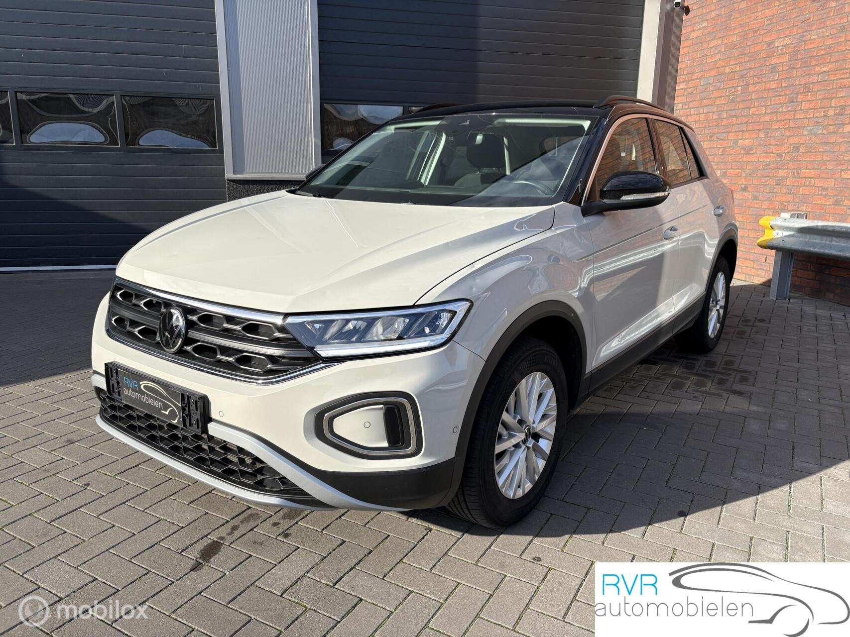 Volkswagen T-Roc 1.5 TSI AUTOMAAT / LEES ADVERTENTIE!, Autos, 110 kW, Noir, 5 portes, 5 places