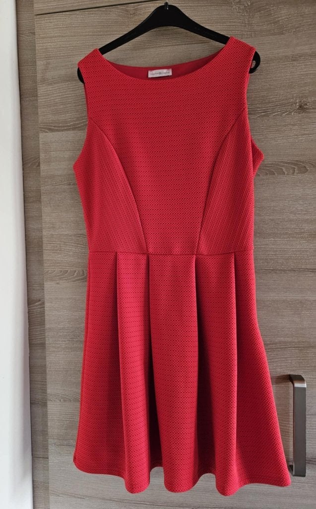 Robe CACHE CACHE rouge taille 38 ou M, Rouge, Taille 38/40 (M), Enlèvement ou Envoi, Comme neuf