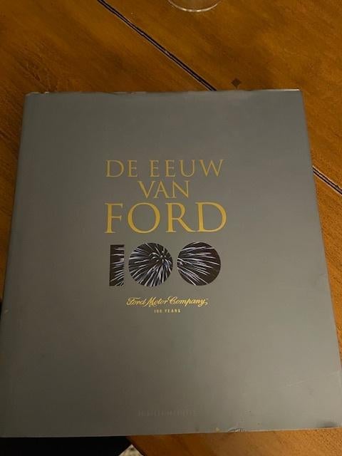uniek boek 100 jaar FORD automobiel, Ophalen of Verzenden, Zo goed als nieuw, Sport, Hobby en Vrije tijd