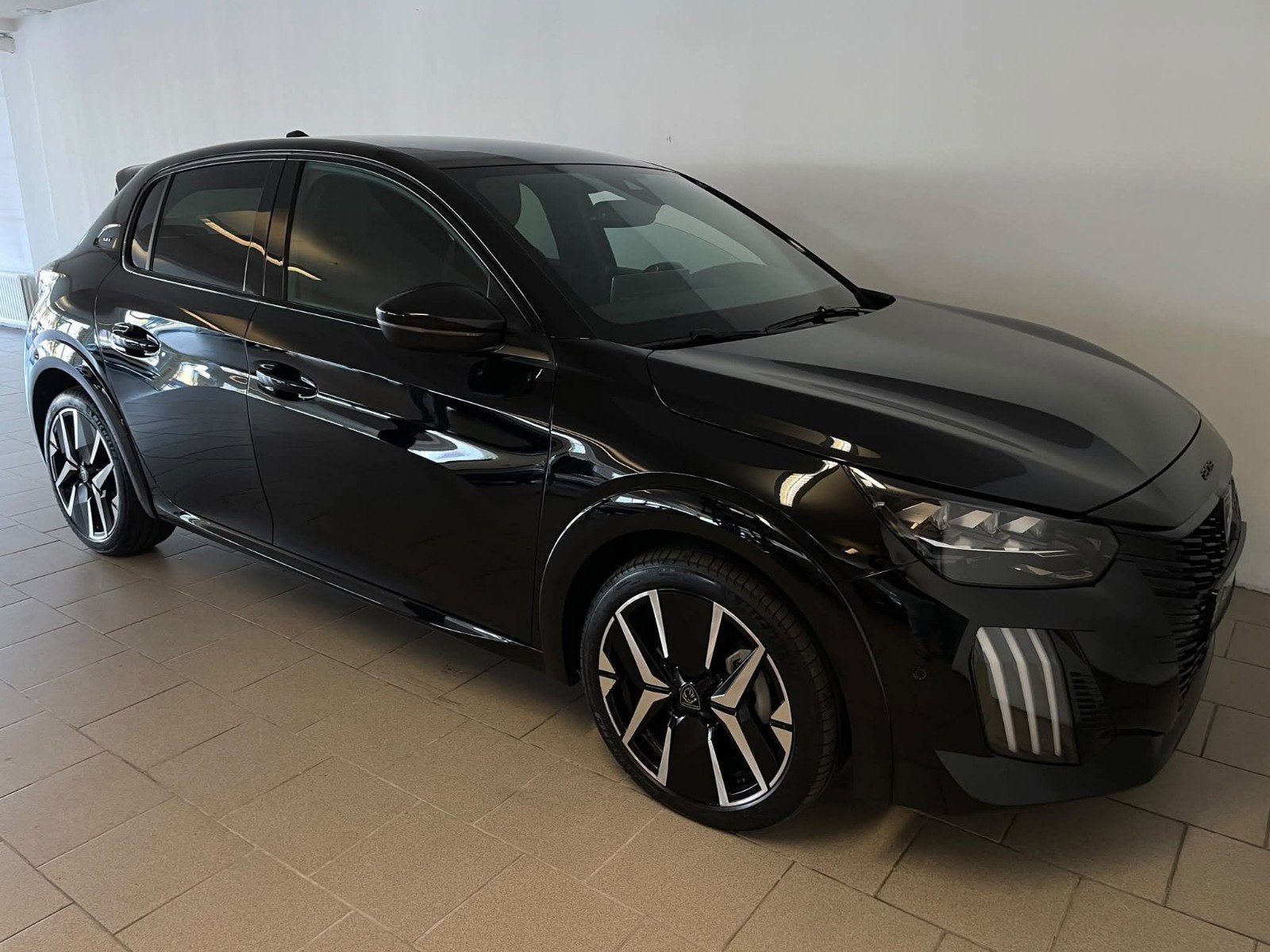 Peugeot 208 GT Hybrid e-DCS6 Automatique 9000 km en option c, Autos, 1197 cm³, Achat, Ordinateur de bord, Euro 6
