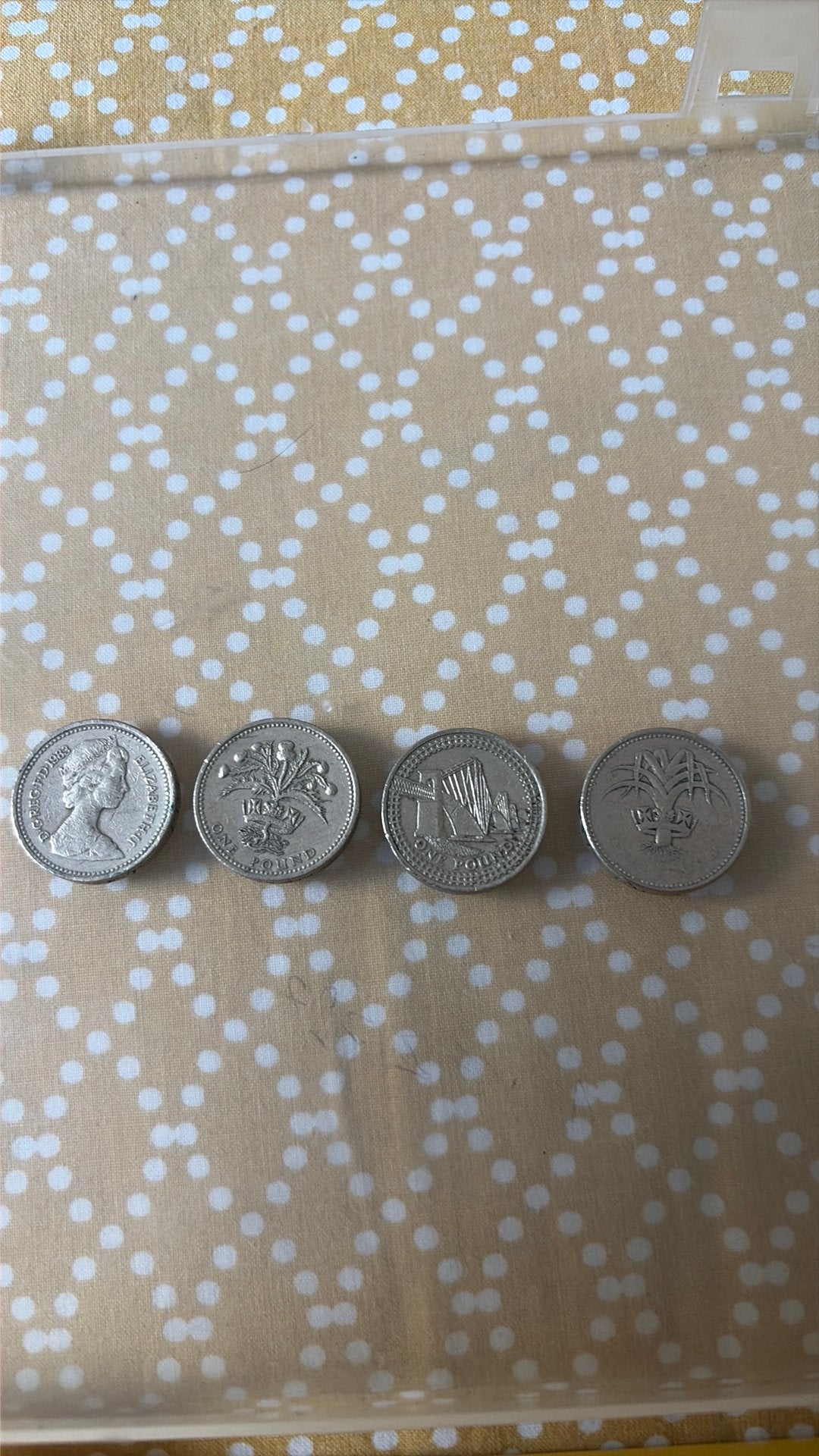 Pieces, Hobby en Vrije tijd, Scrapbooking, Ophalen, Zo goed als nieuw