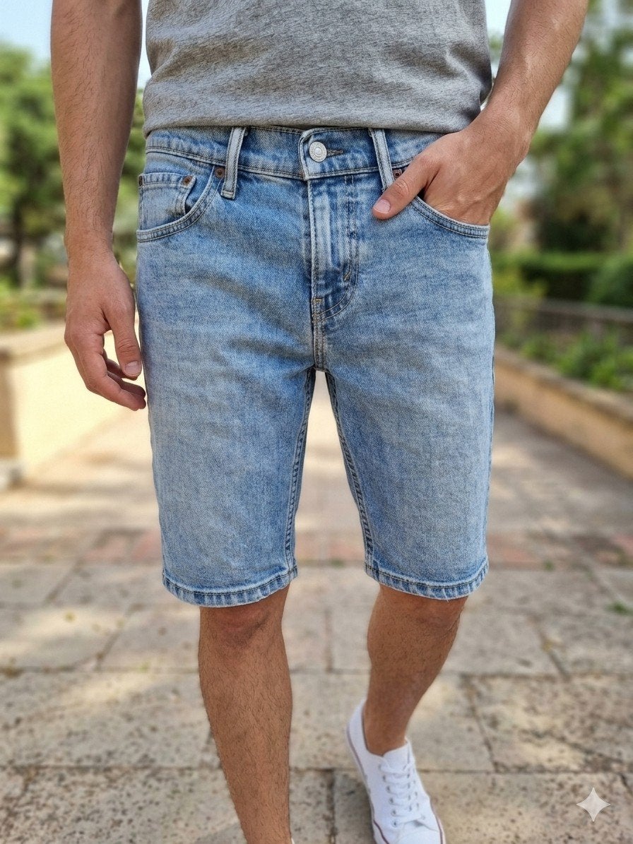 Short en jean Levi's 511 slim, coloris bleu clair, Enlèvement ou Envoi, W32 (confection 46) ou plus petit, Porté, Bleu