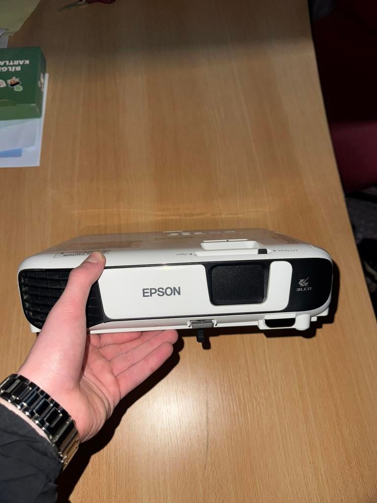 Epson EB-FH52 beamer, Audio, Tv en Foto, Beamers, Ophalen, Zo goed als nieuw