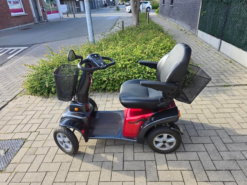 2 scootmobiel mezzo 4 ... 5/2023 en  7/2023 ... 65 km !!, Ophalen
