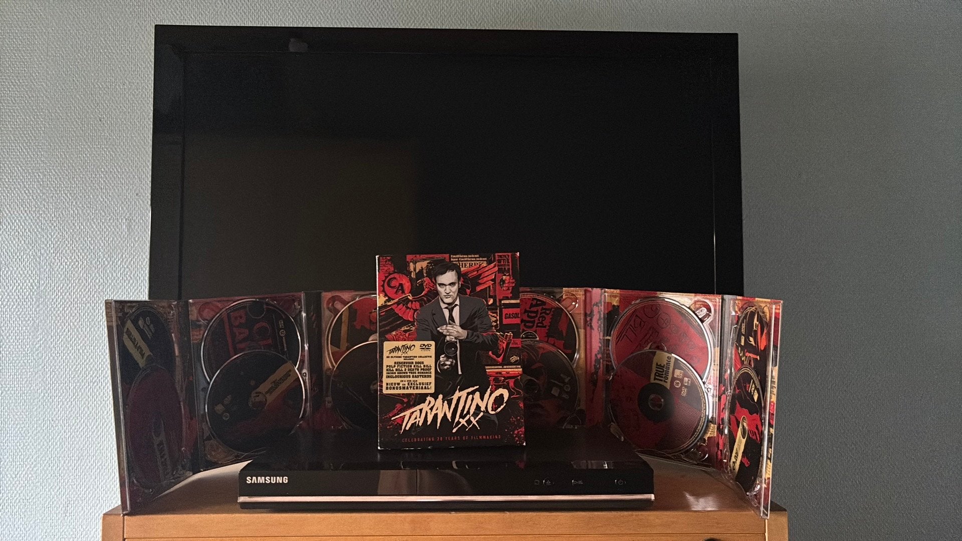Televisie dvdspeler en collectie Tarantino, Ophalen, Zo goed als nieuw