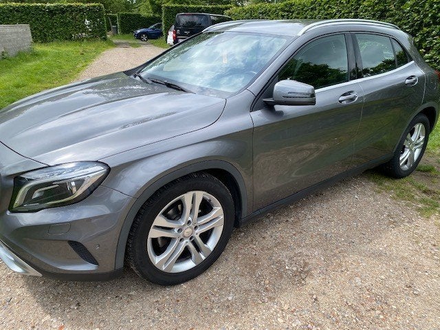 AUTO, Autos, Mercedes-Benz, Particulier, GLA, Caméra de recul, Airbags, Air conditionné, Bluetooth, Ordinateur de bord, Cruise Control