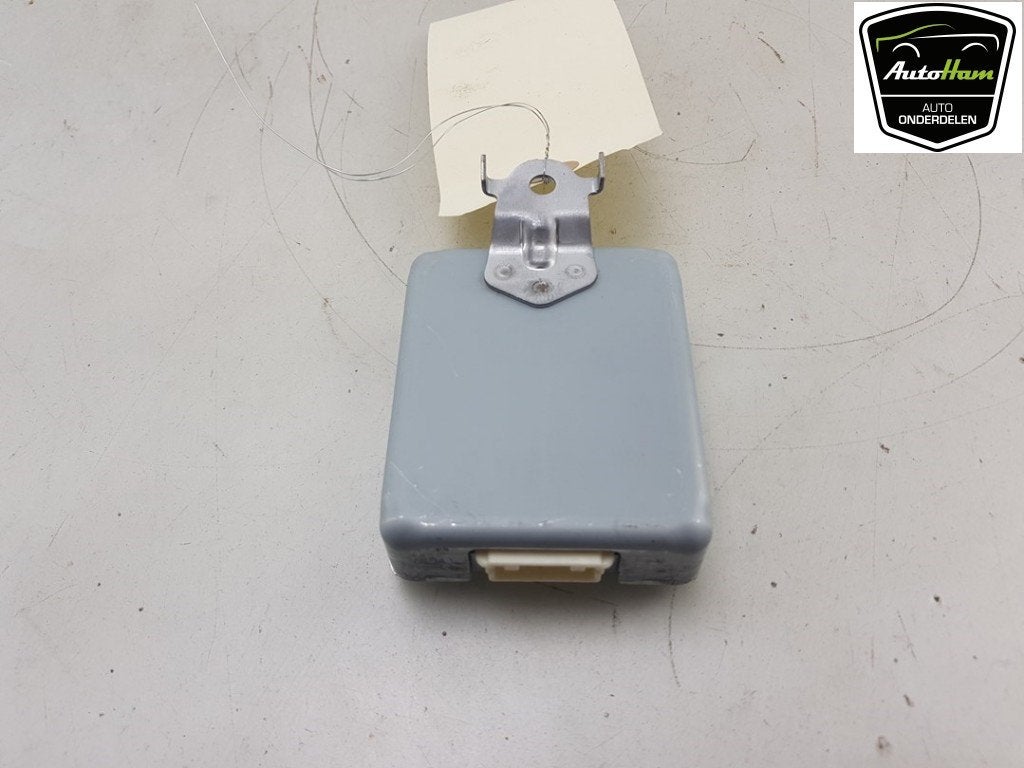 DIVERSEN Toyota Yaris IV (P21 / PA1 / PH1) (|86572K0010|), Gebruikt, Toyota