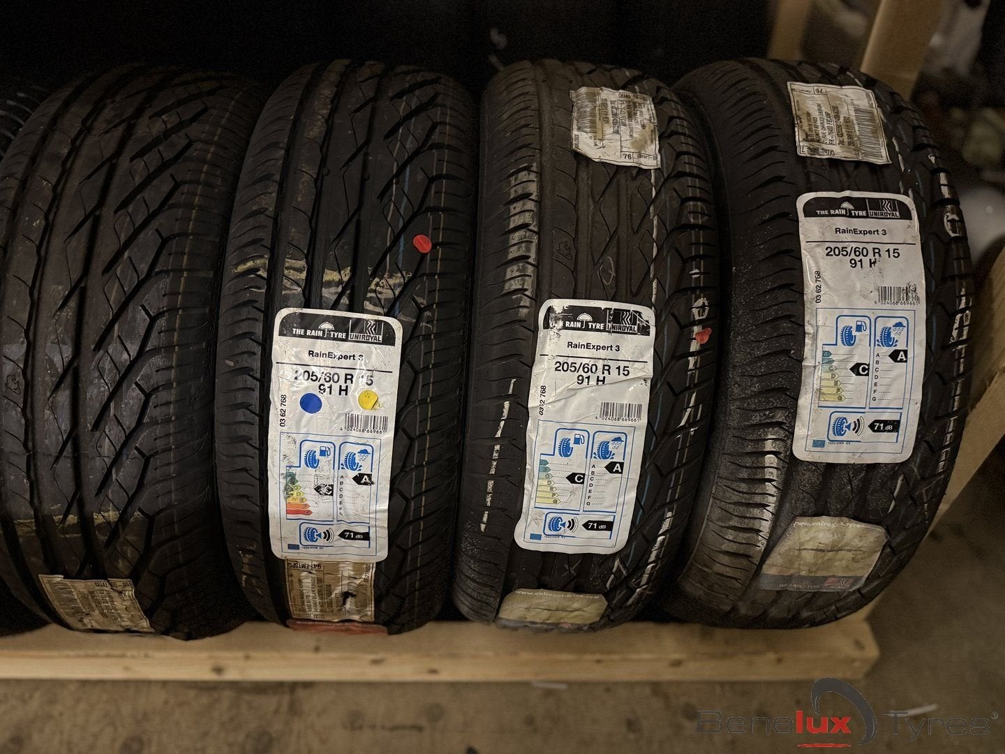 nieuw 205/60R15 Uniroyal Rain 205/60 R15 205/60/15 2056015, Auto-onderdelen, Banden en Velgen, 15 inch, -, -, Nieuw