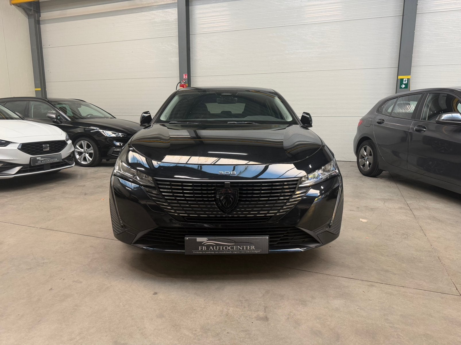PEUGEOT 308 1.2 BENZINE ALLURE – BJ. 2021 – FULL OPTION!, Auto's, Voorwielaandrijving, Zwart, Leder, 5 deurs