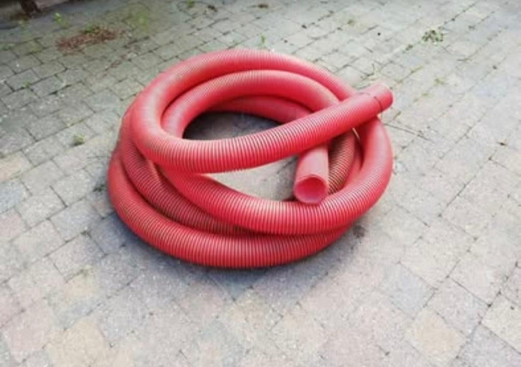 Fourreau 110  +/- 10m, Enlèvement, Comme neuf, Rouge