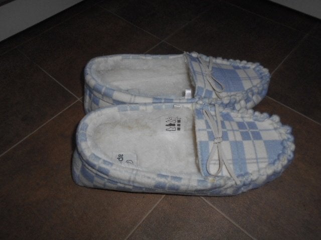 Nieuwe pantoffels met wol / Maat 41, Kleding | Dames, Nieuw, Ophalen of Verzenden, Pantoffels of Sloffen, Geen merk