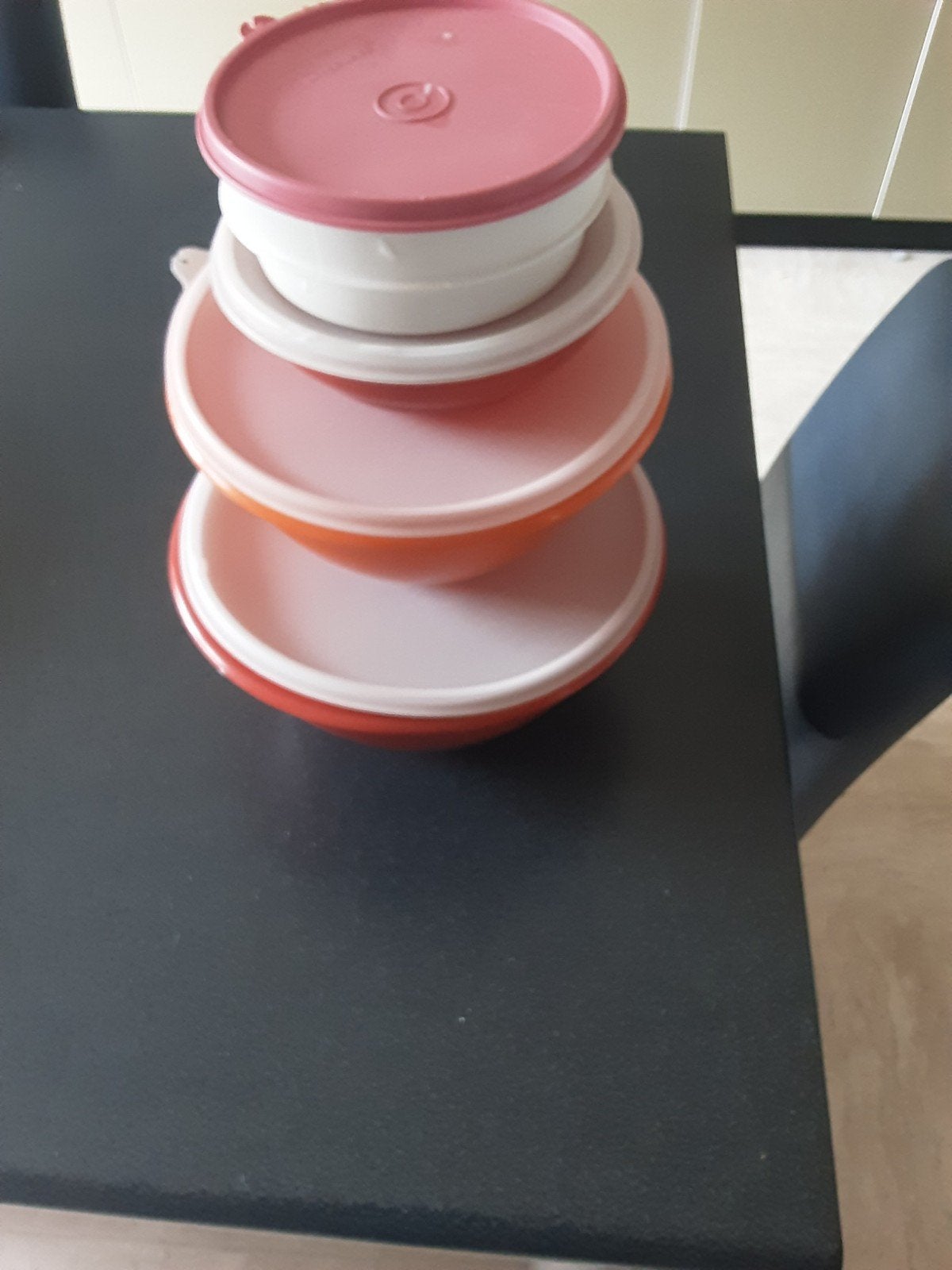 Tupperware potten, Ophalen