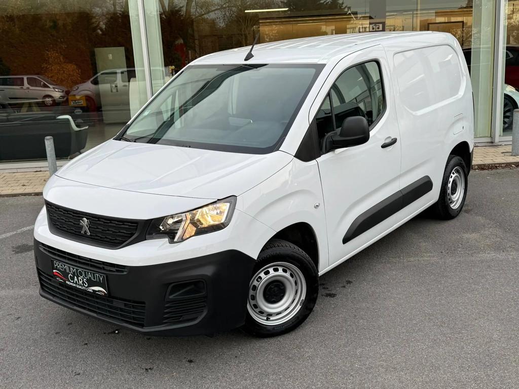 Peugeot Partner 3ZIT / CARPLAY / SENSOREN / AIRCO / CRUISCON, Auto's, Bestelwagens en Lichte vracht, Stof, Gebruikt, 4 cilinders