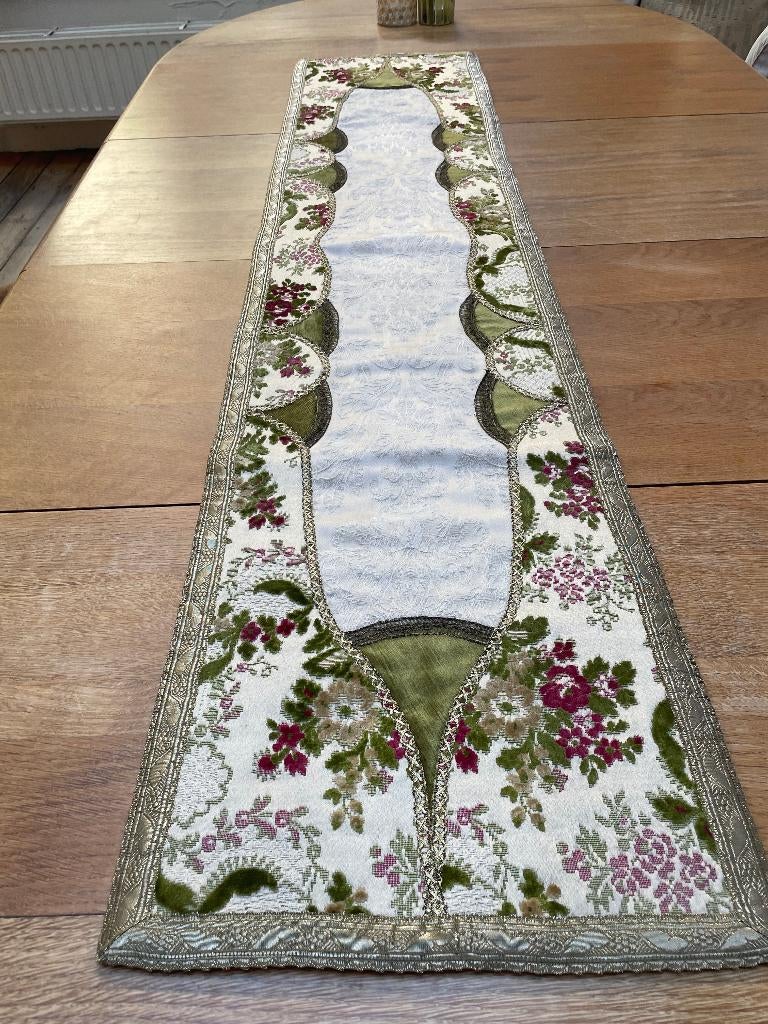 chemin de table, Enlèvement