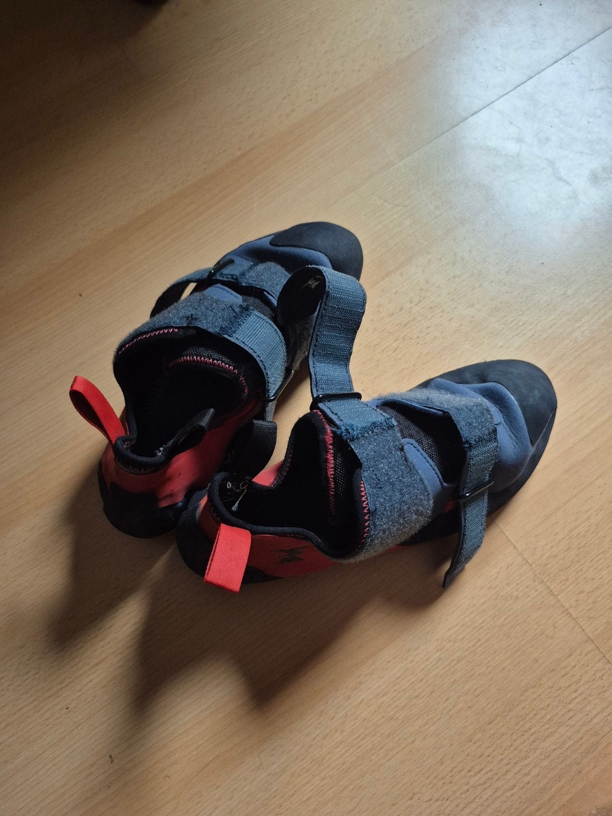 Chaussons d'escalade 43 - 44 (portés une seule fois), Enlèvement