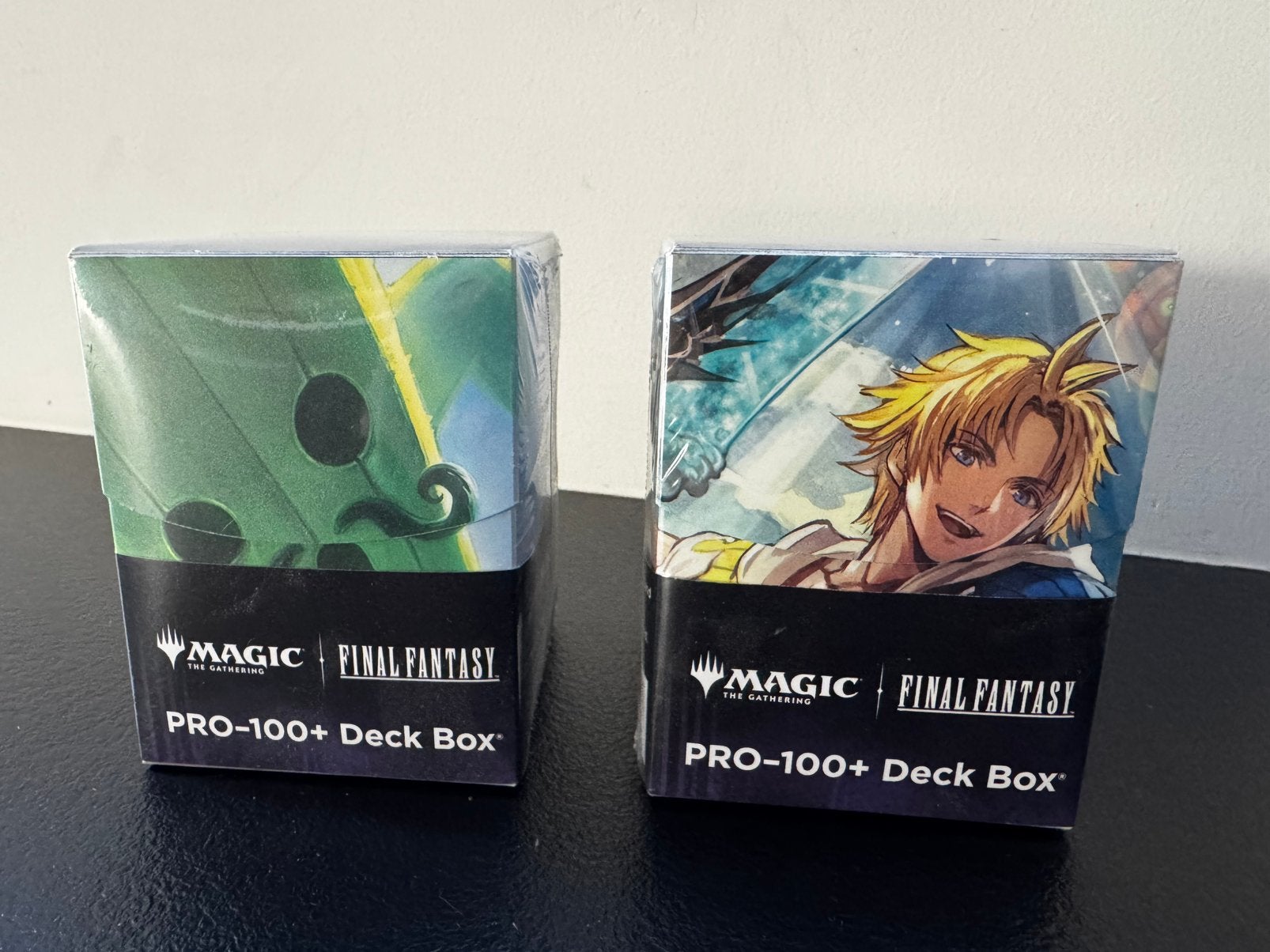 Magic x Final Fantasy - Deck Boxes (Cactuar & Tidus), Hobby en Vrije tijd, Ophalen of Verzenden, Nieuw, Overige typen