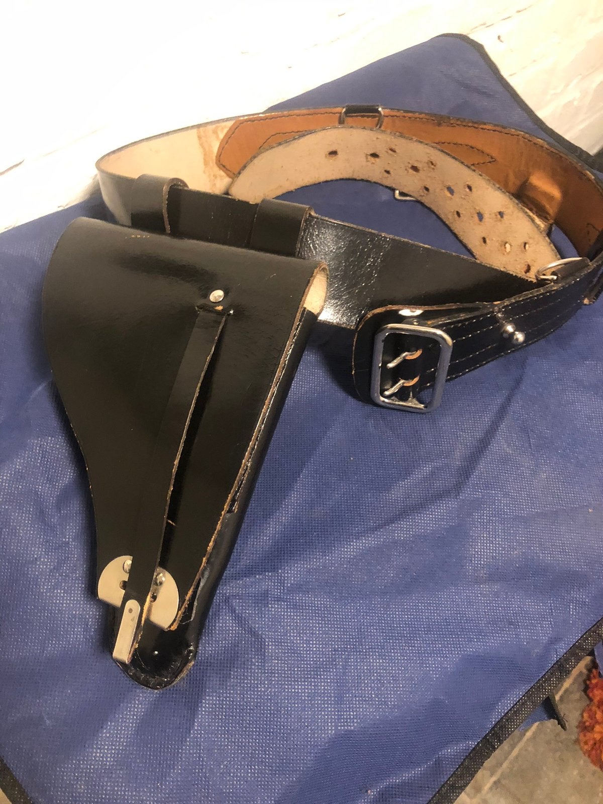 Wapenholster met riem, Enlèvement