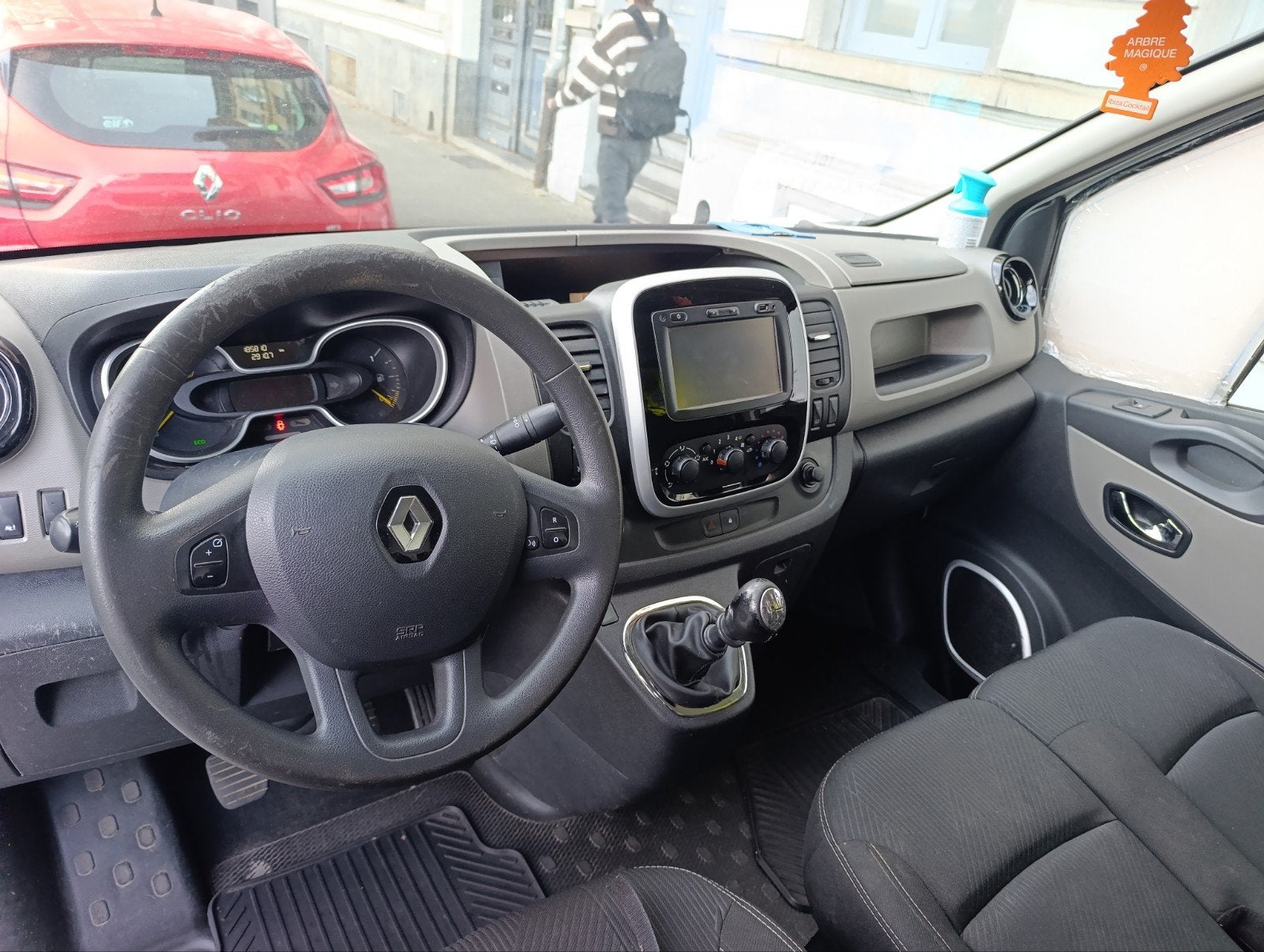 Renault trafic Année 2017-ÉQUIPE-EURO 6B-186000km -€10500, Achat, Diesel, Tissu, 1598 cm³