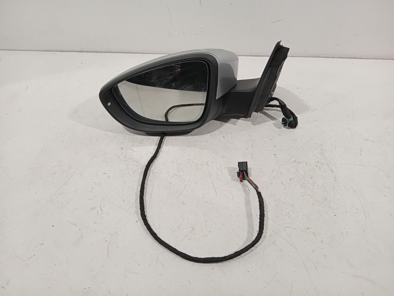 Spiegel buiten links elektrisch Volkswagen Passat, Onderdelen@venauto.nl, Van der Ven Autorecycling B.V., Gebruikt, Ettenseweg 76, 4706 PB Roosendaal, The Netherlands