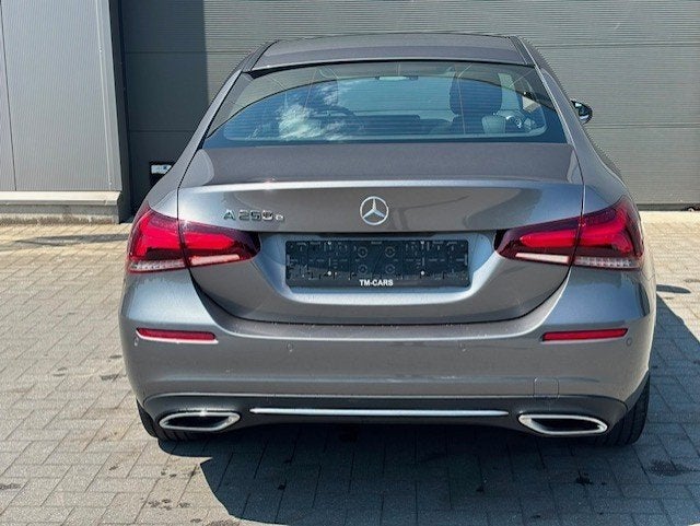 Mercedes-Benz A250 hybride pano dak camera, Autos, Mercedes-Benz, Achat, Entreprise, Carnet d'entretien, Noir