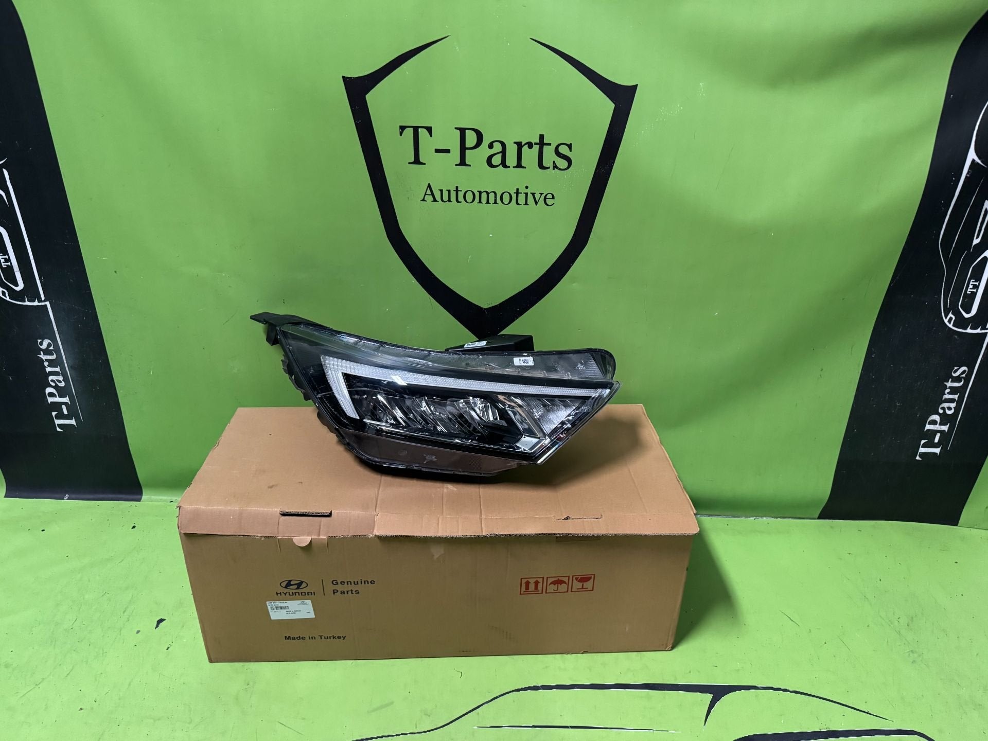 Phare droit Hyundai i20 92102Q0100, Autos : Pièces & Accessoires, Neuf, Heolleung-ro 12
06797  Seoul, Info@hyundai.com, Hyundai