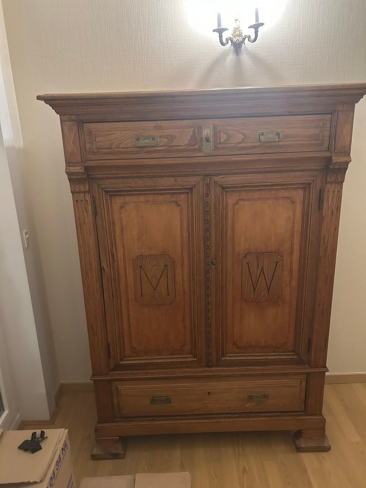 Très bel armoire, en chêne massif, Antiquités & Art, Antiquités | Meubles | Armoires, Enlèvement